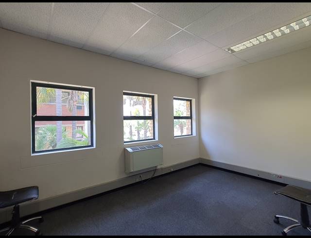 2,431M² OFFICE TO LET IN HALFWAY HOUSE
